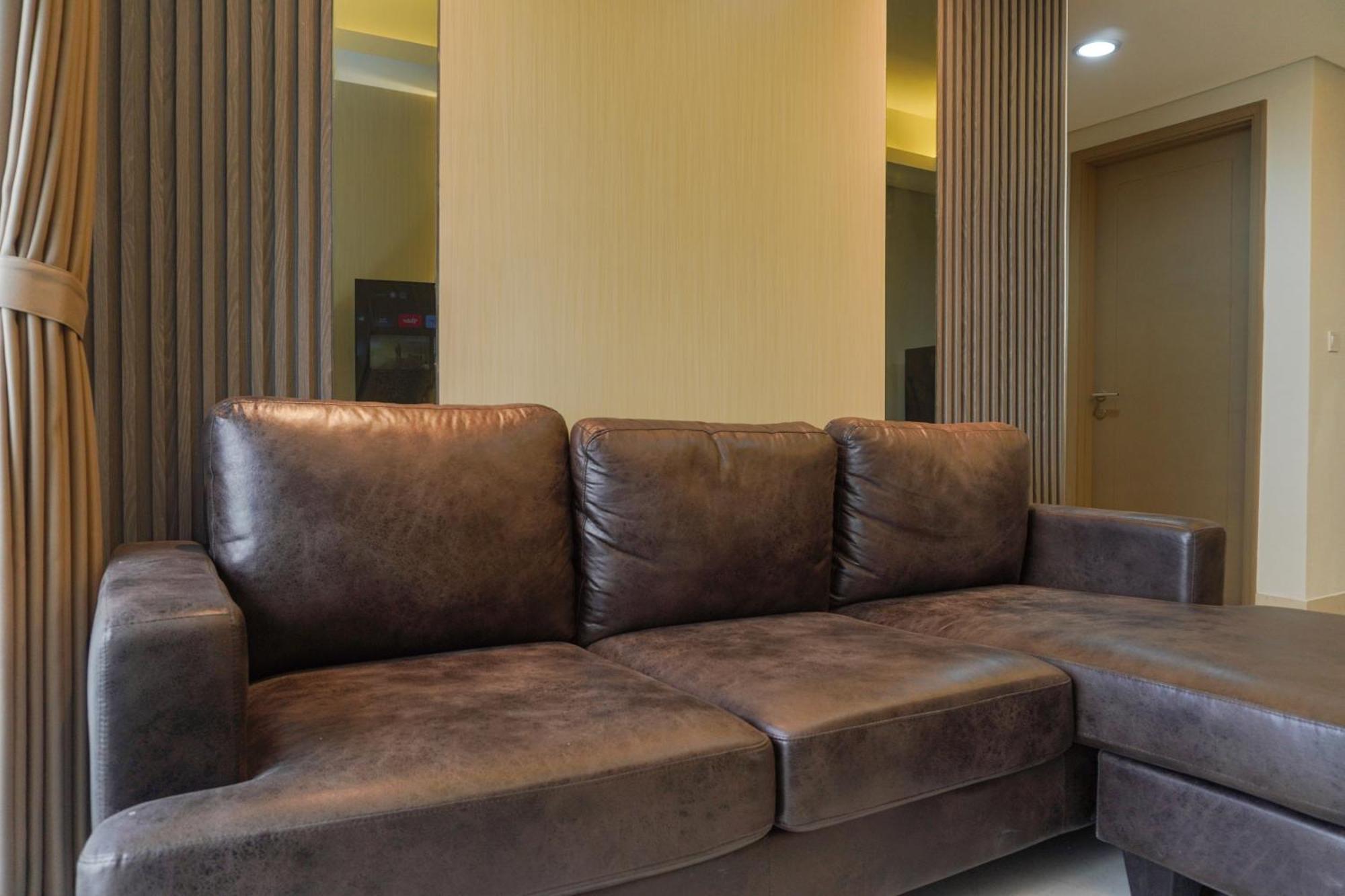 Apartemen Modern Look And Comfy 2br Gold Coast By Travelio *